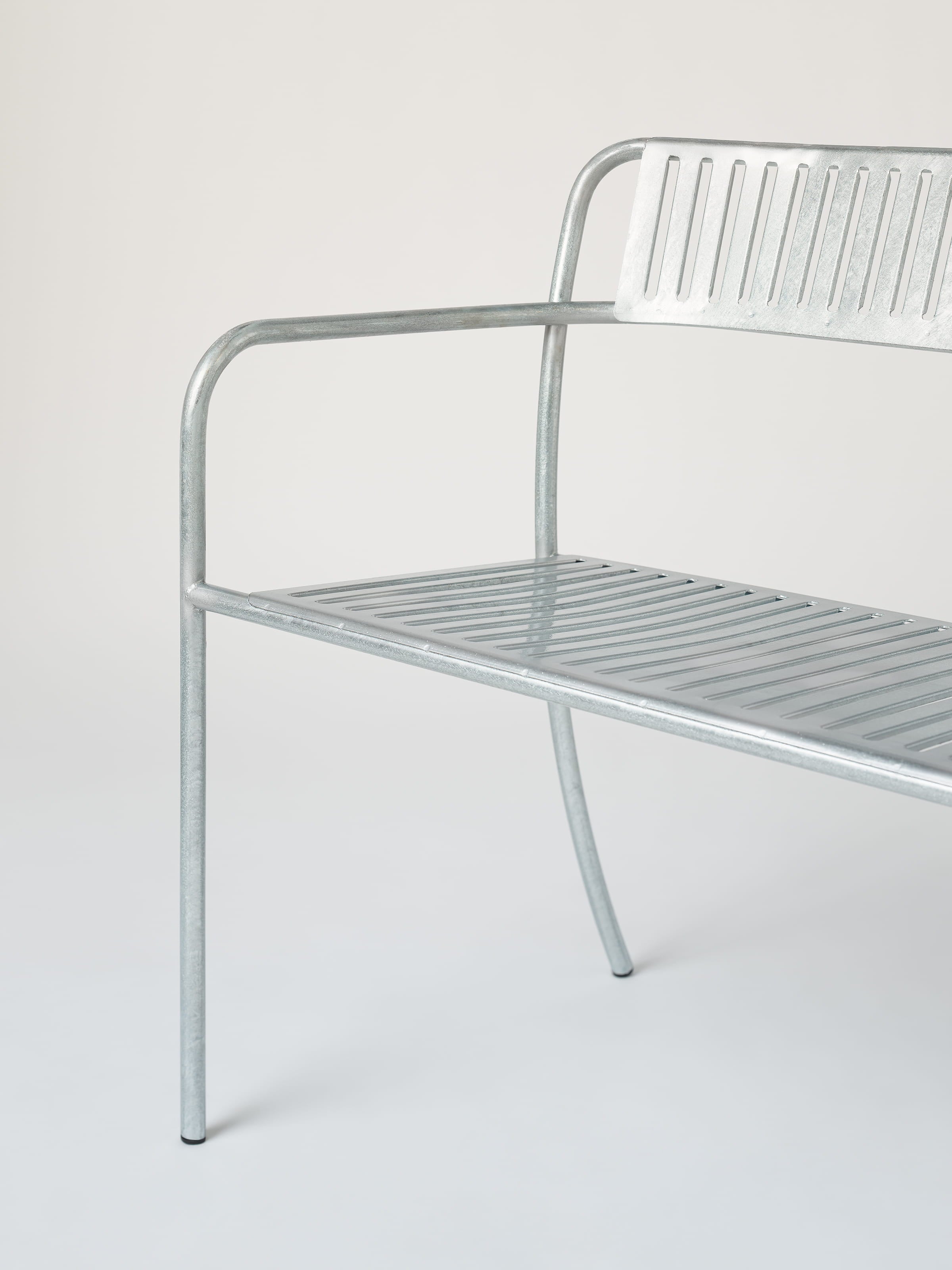 Patio bench with backrest - Galvanized and varnished