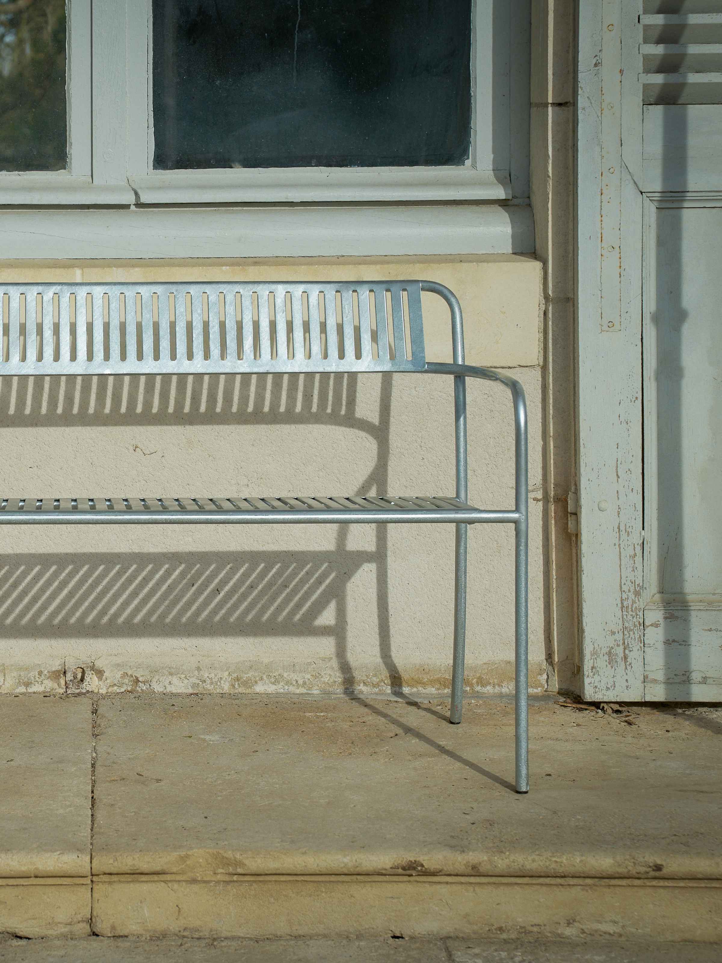 Patio bench with backrest - Galvanized and varnished