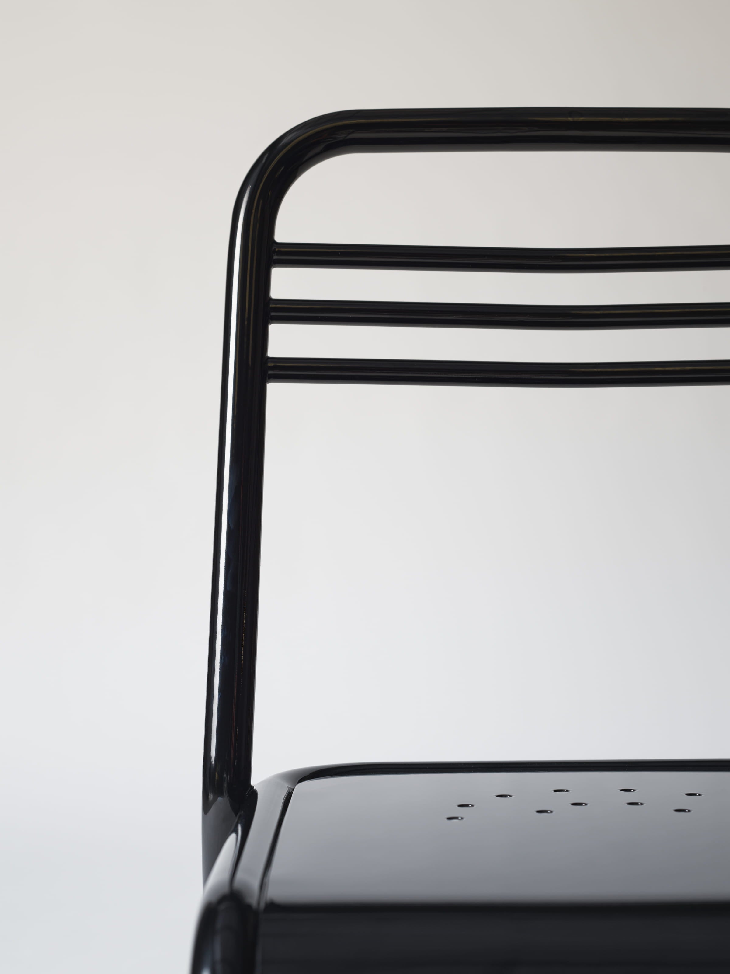 Chaise UD - Noir Foncé