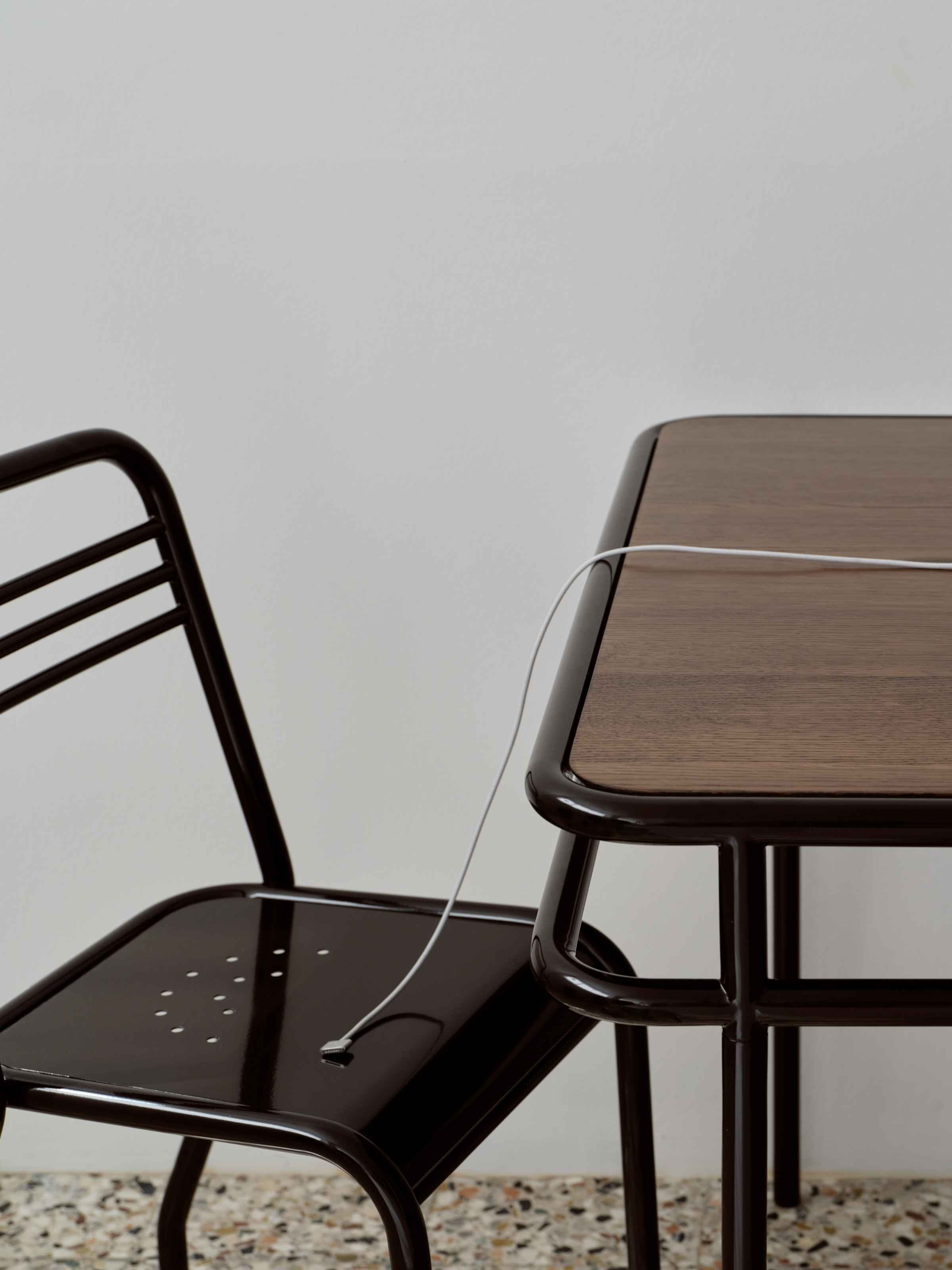 Chaise UD - Noir Foncé