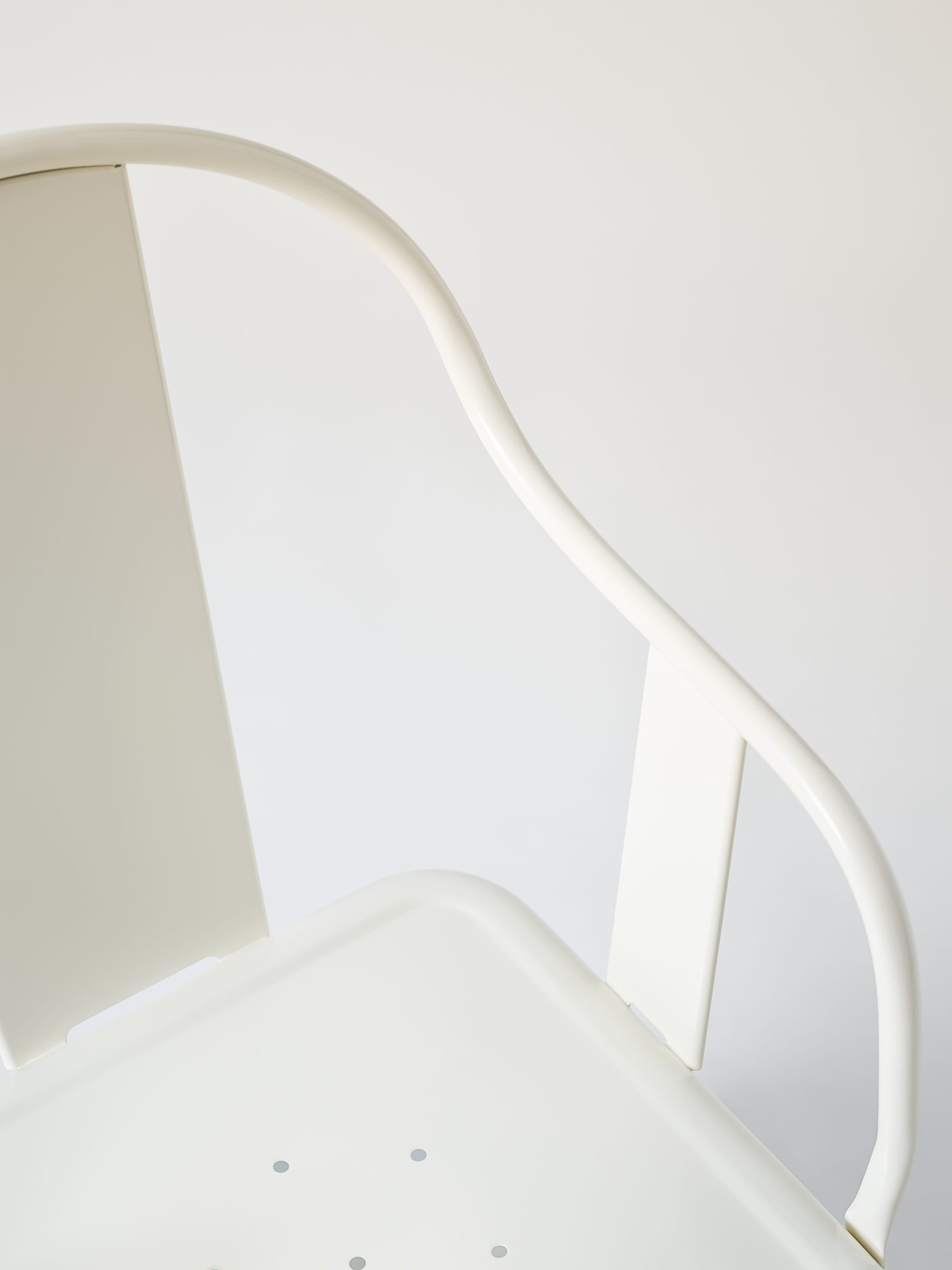 Seagull Armchair - Pearl White