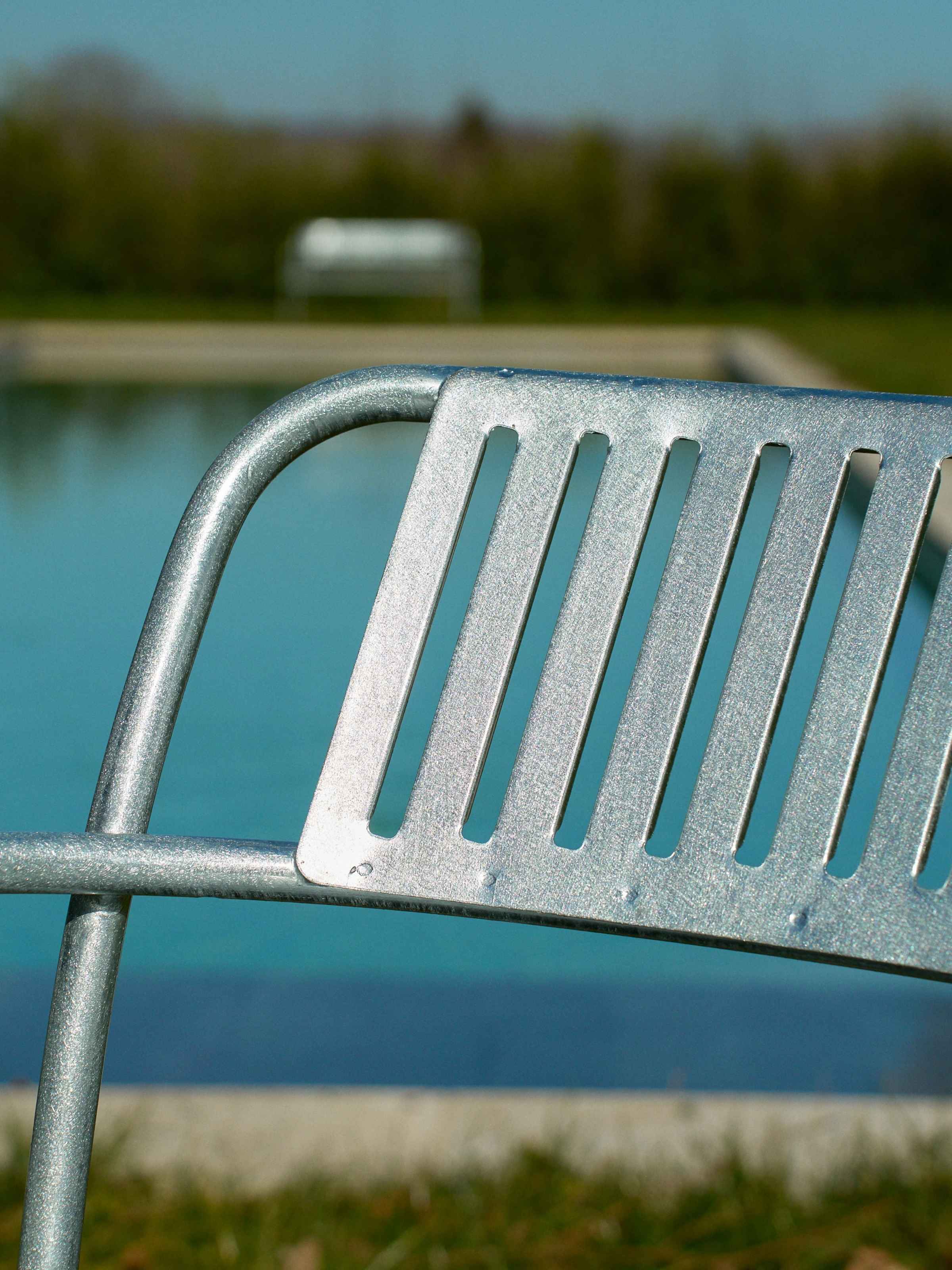 Patio lounge chair - Galvanized and varnished