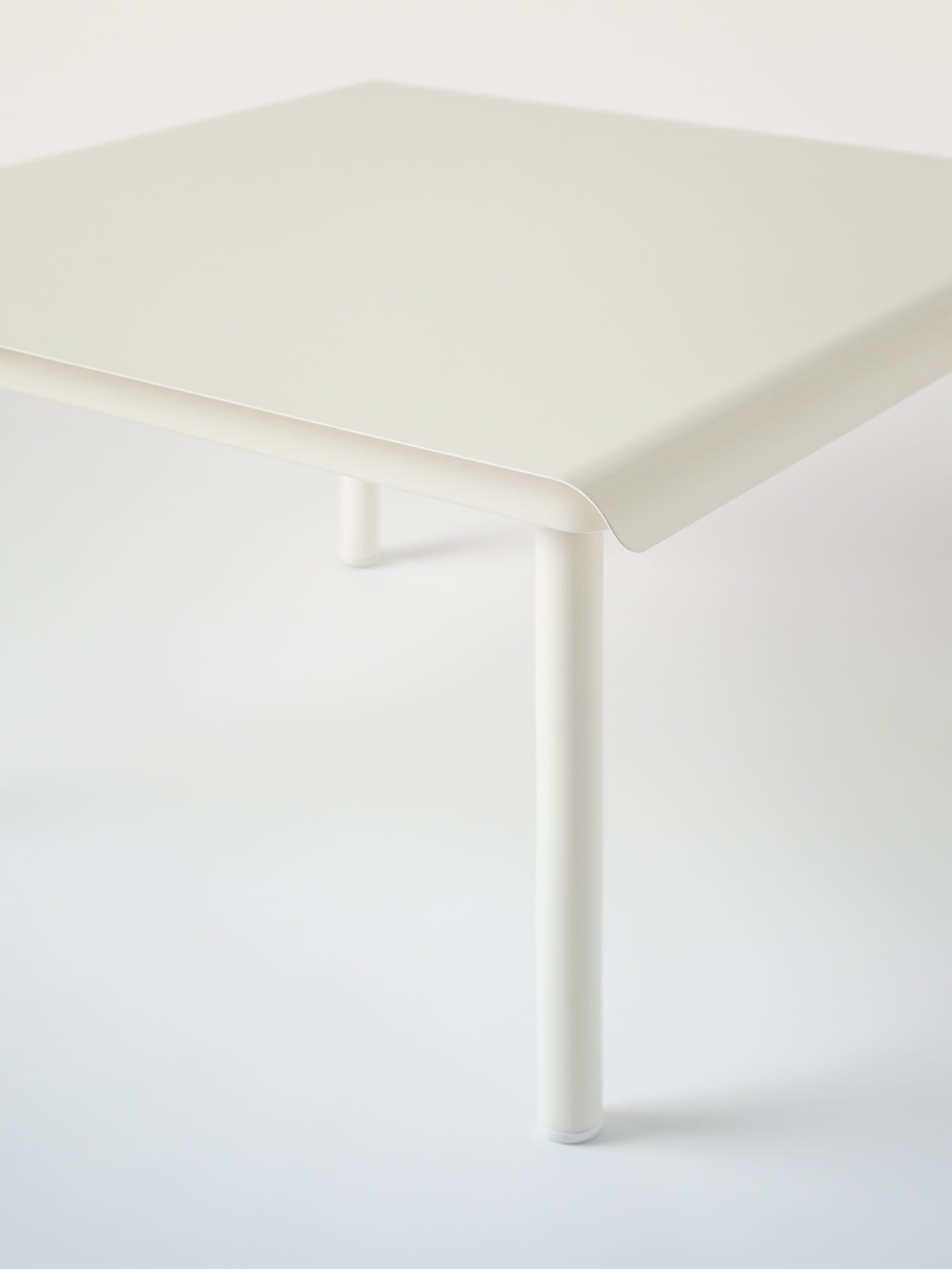 Coffee table 55 x 70 x 70 cm / natural oak top - Dark Black