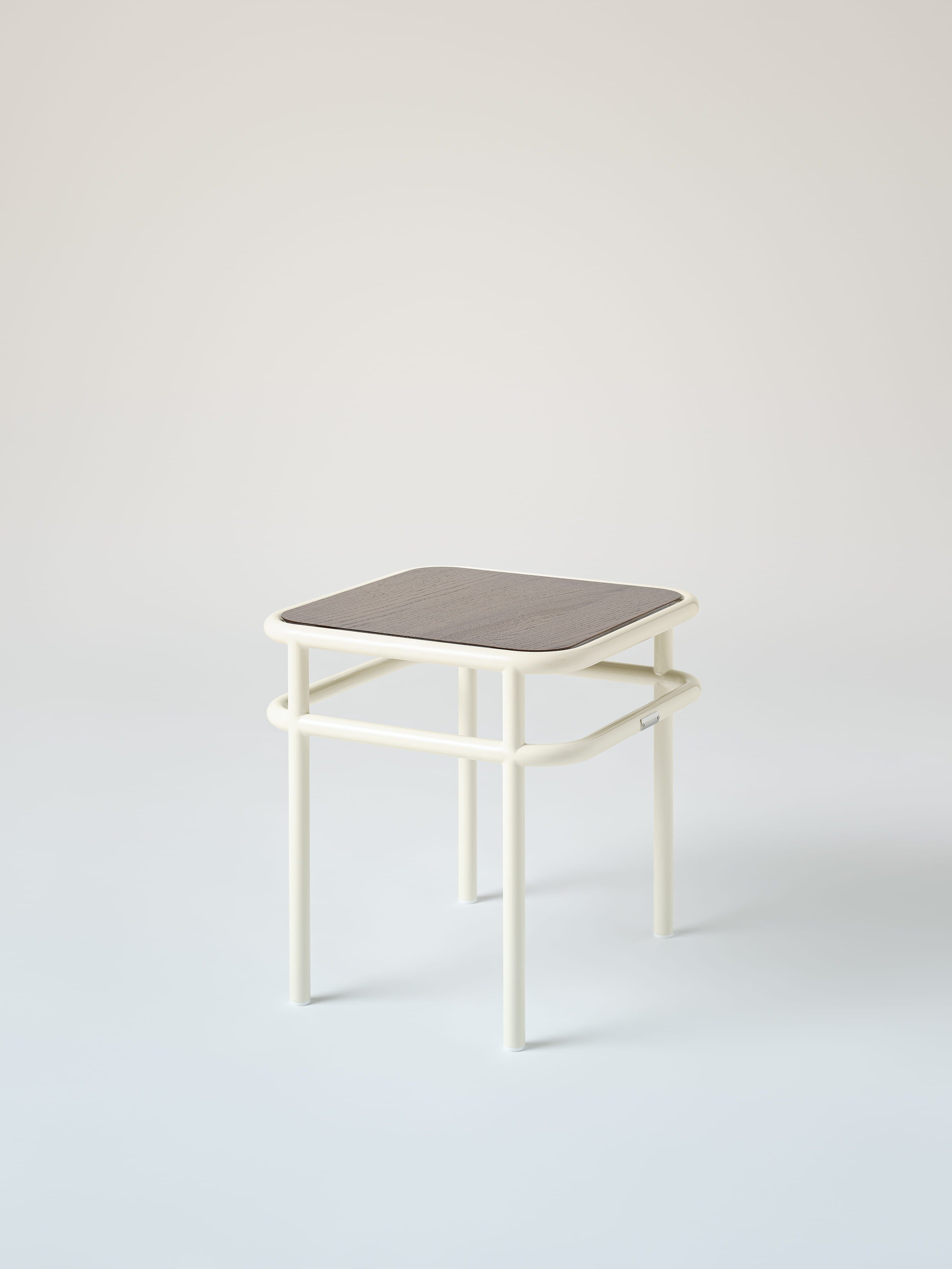 Table d'appoint UD / plateau chêne teinté noyer - Blanc Perlé