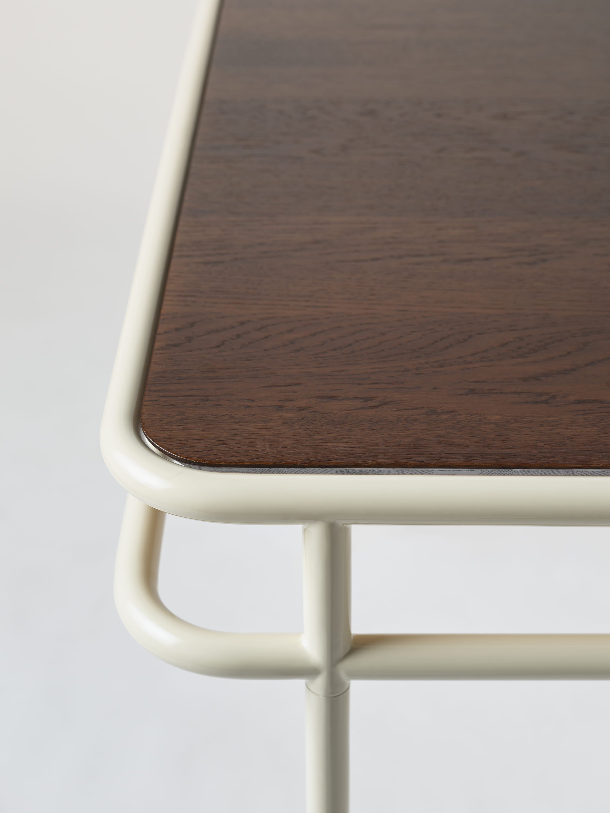 Table UD 180x90 / plateau chêne teinté noyer - Blanc Perlé