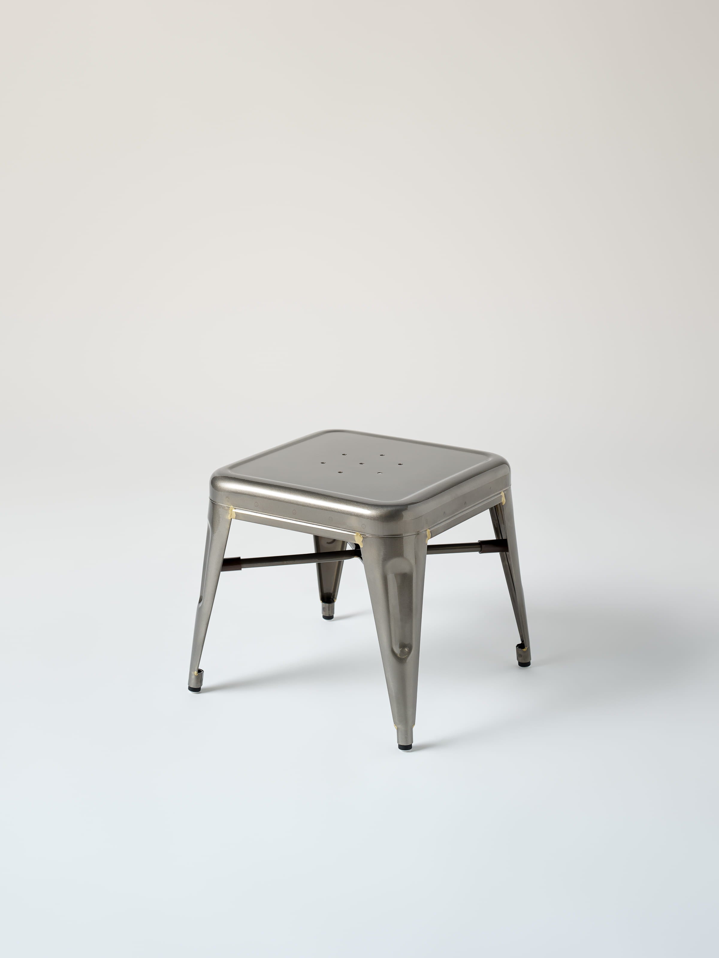 Tabouret H30 - Brut Verni