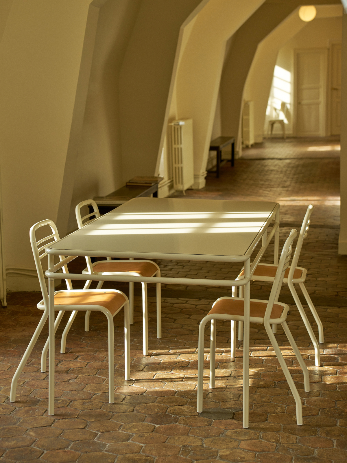 UD Chair with wooden seat - Pearl White